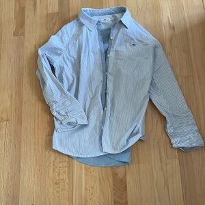 Vineyard vines button down blouse , striped. Buttons all still in place